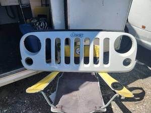 lot 10 image: 2013 front grille - used was on Jeep Rubicon Wrangler