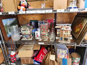 lot 122 image: Shelf Lot
