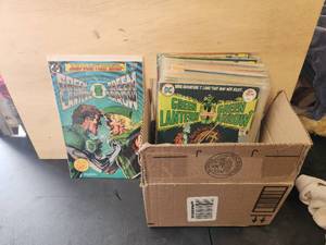 lot 133 image: Generous selection of DC Comics - Green Lantern & Green Arrow