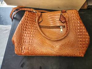 lot 140 image: Large purse - Tote bag
