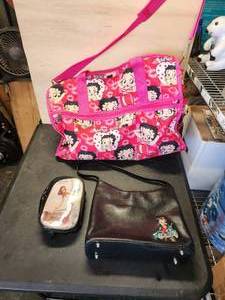 lot 163 image: Selection of Betty Boop purses - bags - tote