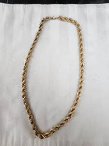 lot 181 image: Looks to be a gold rope chain - no markings - 103g