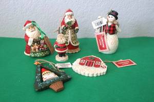 lot 22 image: Jim Shore Christmas Ornaments and 1949 Santa Ornament