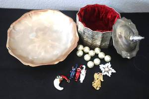 lot 24 image: Holiday Broches, Goldinger Art Co Silver 1991 Velvet lined box, Faux Pearls, IKORA WMF Germany Bowl