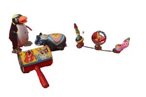 lot 35 image: Vintage Metal Tin Toys