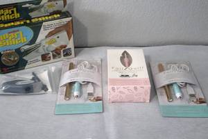 lot 47 image: Smart Stich, Quick Zip and 3 New Foil Craft Coils