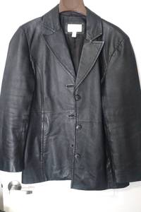 lot 53 image: Womens Worthington Leather Coat - size Large, non smoker - used