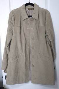 lot 55 image: Womens Caslon Jacket, size large, used - non smoker