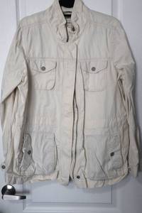 lot 57 image: Old Navy Ladies Jacket , Size XL, non smoker