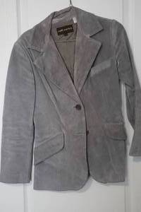 lot 64 image: Grey Leather Jacket, Size 910, Need dry cleaned