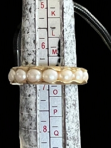 lot 70 image: YAM - makers mark, 14k Band with Pearls, weight and size see pictures