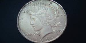 lot 94 image: 1924 Silver Peace Dollar