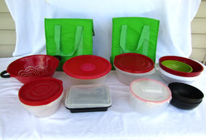 lot 505 image: Rubbermaid Take Alongs and other brands plastic storage containers plus two cold storage travel tote bags