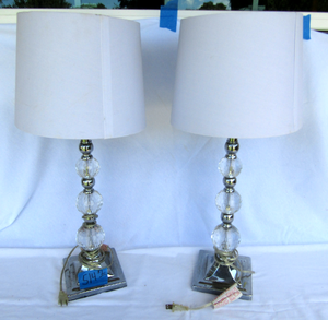 lot 514 image: Matching end table lamps