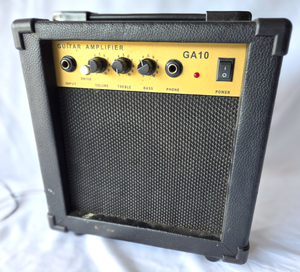 lot 532 image: Guitar Amplifier GA10, power cord needs replaced