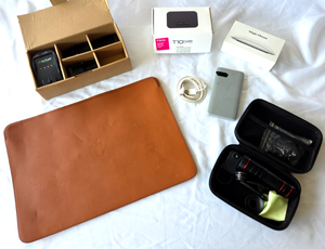 lot 536 image: Apple iPad case, Bostionye mobile phone lens, T10 Franklin mobile hotspot, Apple magic mouse box only, and more as shown