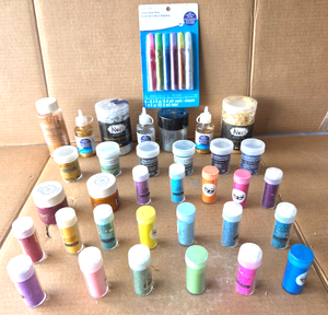 lot 554 image: Glitter glue pens, various colors assorted glitter
