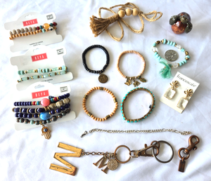 lot 558 image: Assorted fashion jewelry