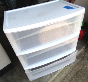 lot 596 image: Sterilite 3 drawer storage unit