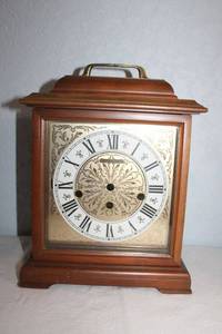 lot 21 image: Hamilton mantle clock frame only  (needs workings)