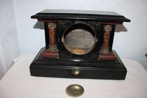 lot 23 image: Antique one column engraved mantle clock frame only (needs workings)