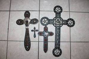 lot 35 image: Texas and belt style crosses