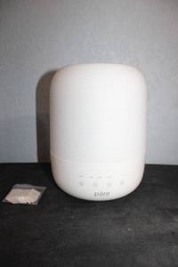 lot 40 image: Pure Enrichment Hume humidifier with lights and sleep button