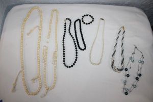 lot 50 image: Jewelry selection with faux pearls