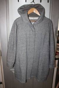 lot 59 image: Valerie Stevens winter coat size 1X