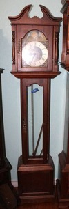 lot 26 image: Grandmother clock
