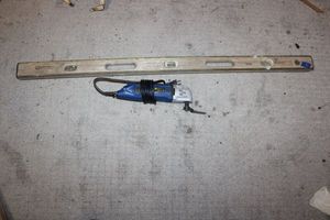 lot 76 image: Level and Wen Multi Tool