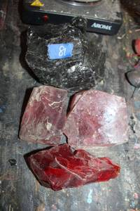 lot 81 image: Glass and stone pieces