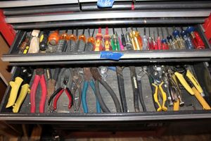 lot 87 image: Tools 2 drawers as shown