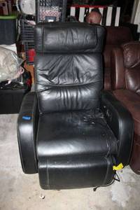 lot 116 image: Powered Zero gravity recliner with headrest, see photos
