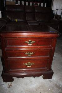 lot 120 image: Bedside table