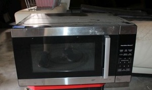 lot 149 image: Hamilton Beach microwave