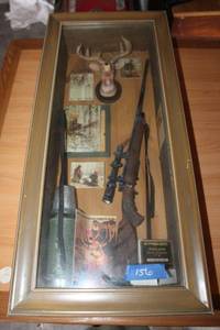 lot 156 image: Hunting themed shadow box