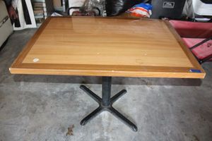 lot 128 image: Restaurant style kitchen table