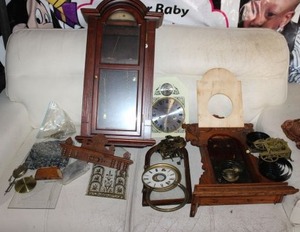 lot 166 image: Wall clocks and parts (need repairs)