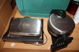 lot 164 image: Panini grill and waffle iron