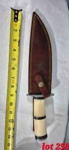 lot 258 image: Damascus steel knife