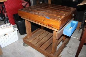 lot 210 image: Rolling wood table
