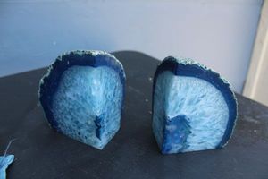 lot 219 image: Geode polisher stone bookends