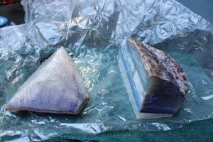 lot 220 image: Geode polished stone bookends