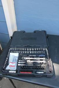 lot 206 image: Craftsman tool set
