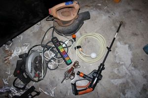 lot 228 image: Worx power sprayer, Skil table saw, Soldering iron, leaf blower