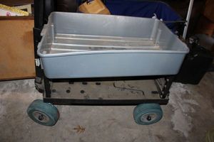 lot 227 image: Pull cart with gray tote
