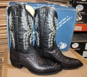 lot 10 image: NEW Diegos black crocodile boots, size 11.5