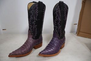 lot 188 image: Herrera purple and black color boots size 5