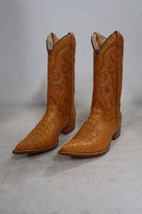 lot 197 image: Red Diamond light brown boots size 8.5